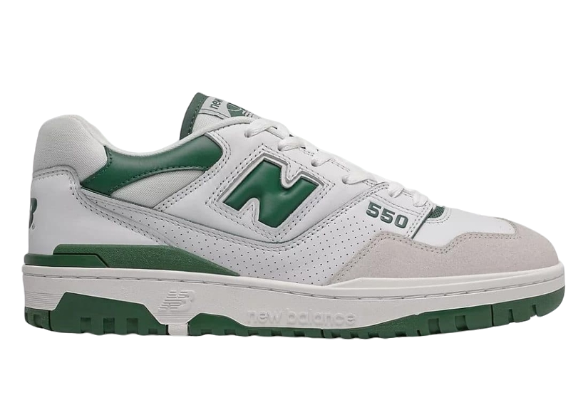 Chaussure de couleur blanche et verte avec différentes matières. Pour l'article parlant de la mode , de la marque new balance, pour le site sneakvault, la meilleure plateforme de revente de sneakers en ligne.