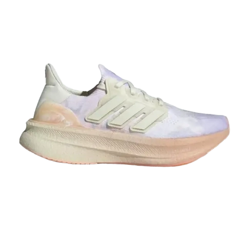 adidas Ultraboost Light – Une révolution du confort et de la légèreté. Avec sa technologie Boost optimisée, cette sneaker offre un amorti exceptionnel, tout en étant ultra-légère, idéale pour un style dynamique et une performance de haut niveau.